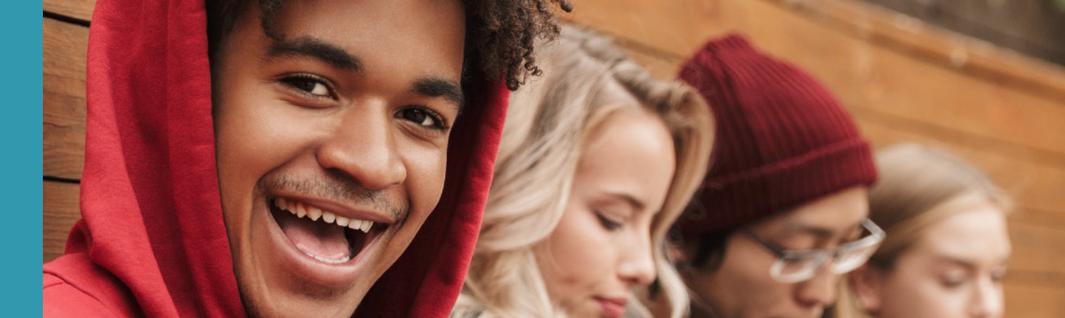 Een close-up van een man en een vrouw, met de nadruk op de sociale veiligheid voor iedereen. School en Veiligheid