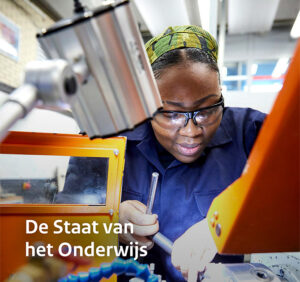 Uitsnede van voorkant rapport Staat van het Onderwijs 2022