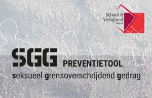 Promotieafbeelding voor "sgg preventietool", een tool voor scholen voor het maken van beleid om seksueel grensoverschrijdend gedrag te voorkomen, gericht op op de sociale veiligheid op scholen, met gestileerde sil School en Veiligheid