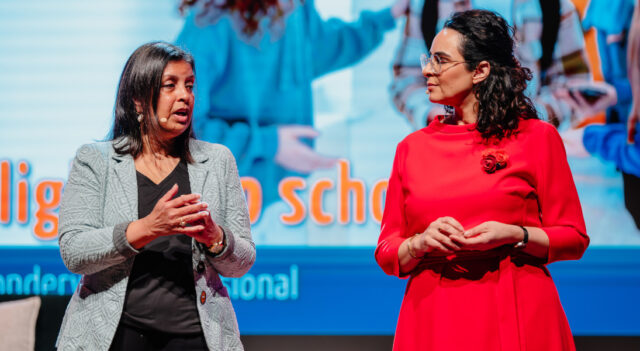 Staatssecretaris Mariëlle Paul spreekt de deelnemers toe van Met Alle Respect! School & Veiligheid